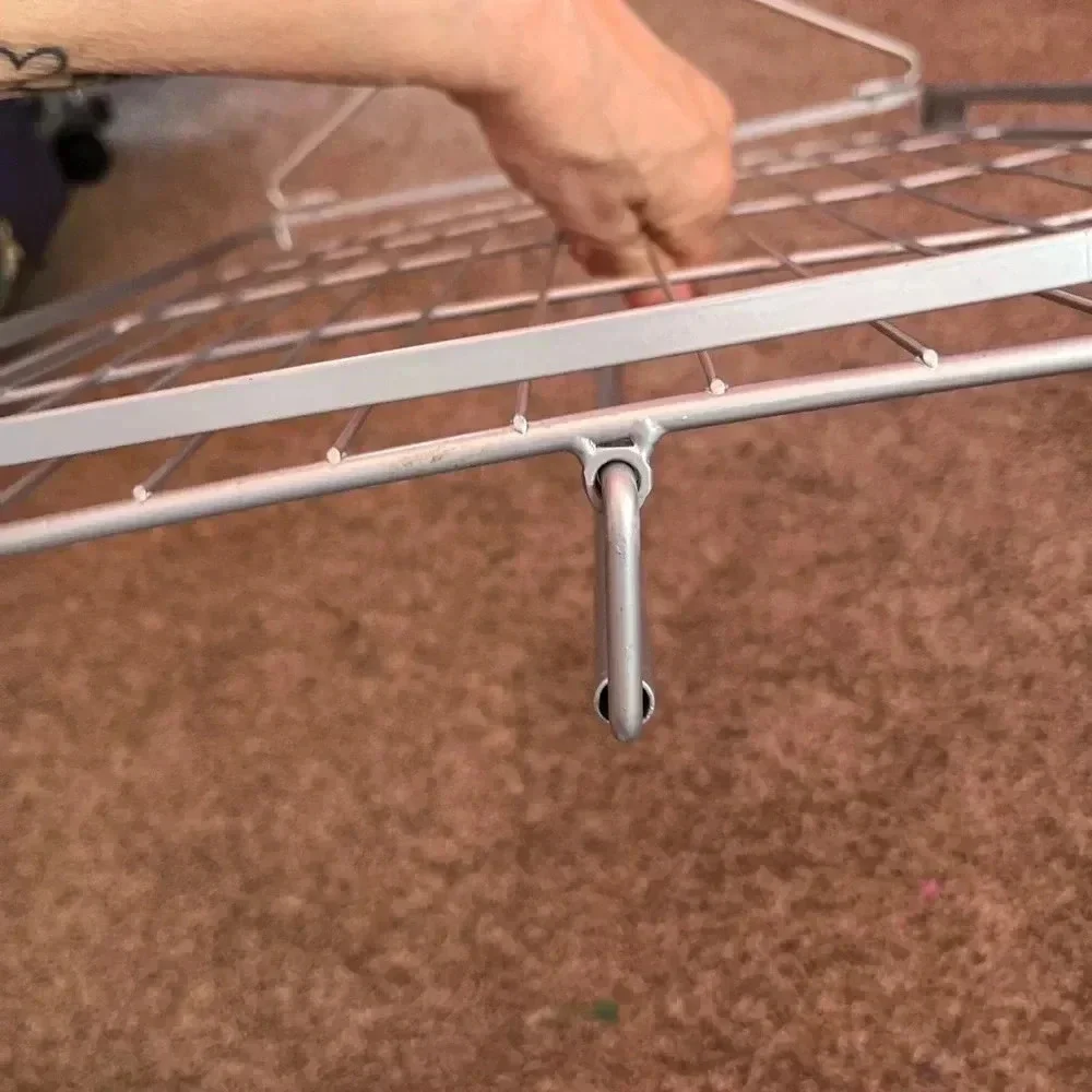 Metal closet rack